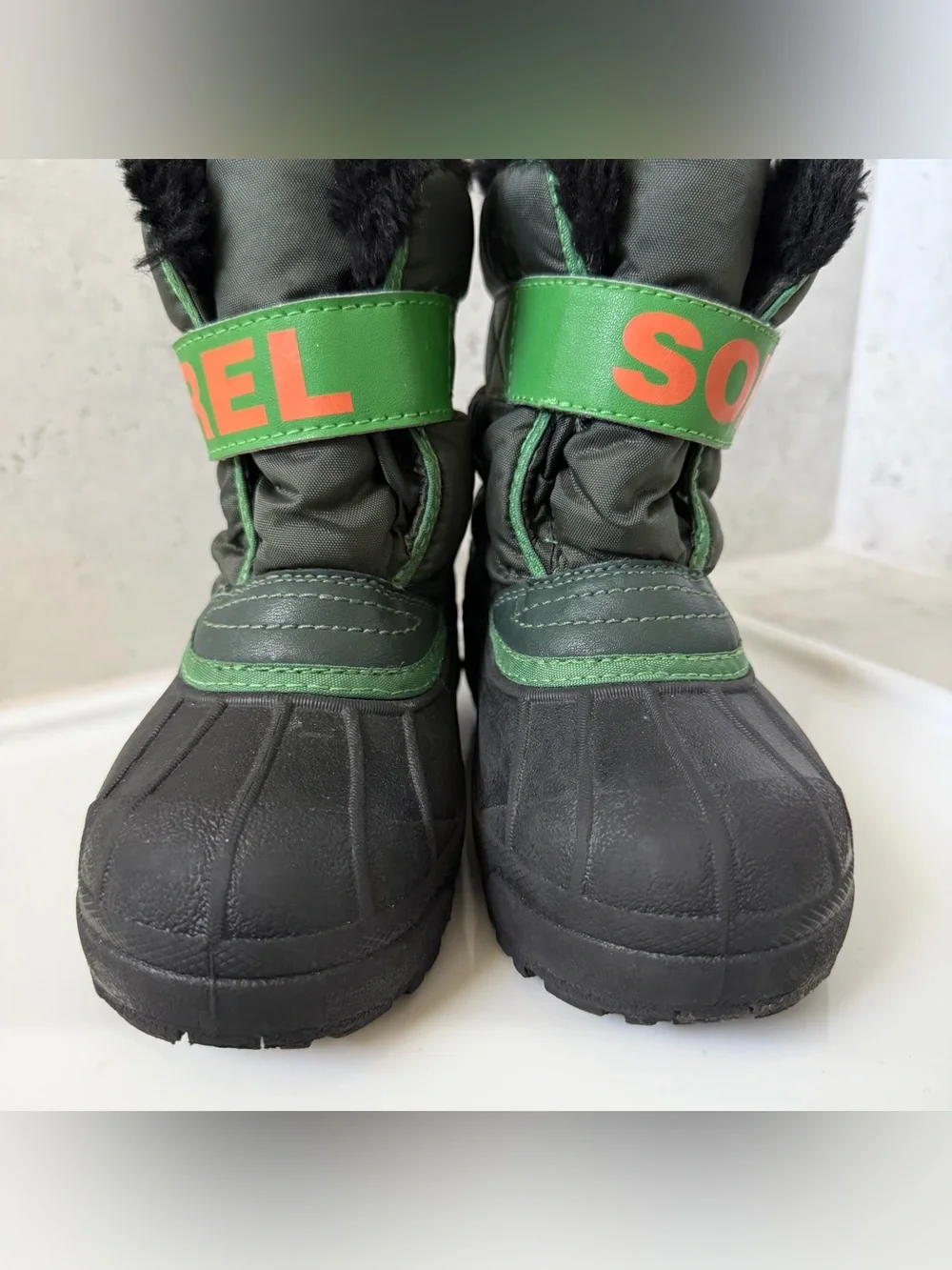 Sorel Kids Green and Black Winter Boot Size 12